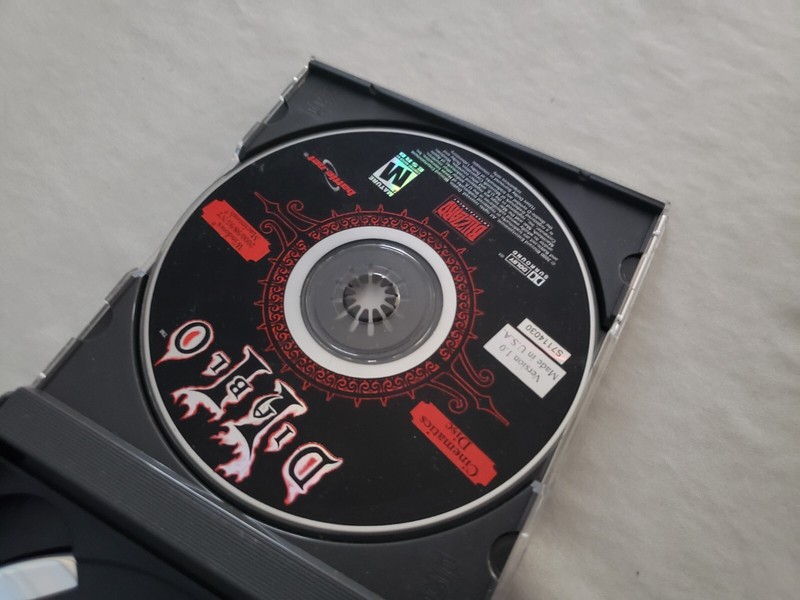 Diablo II Blizzard Windows CD-ROM 2000/98/95/NT Mac 2 disks as shown gallery