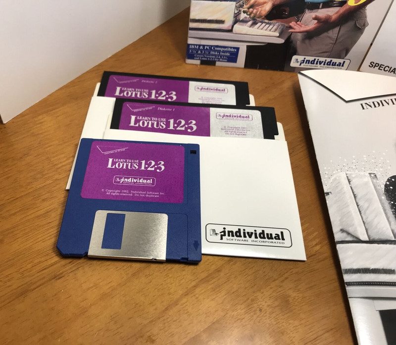 **Vintage LEARN TO USE LOTUS 1-2-3 INDIVIDUAL SOFTWARE TUTOR RETAIL PACKAGE gallery
