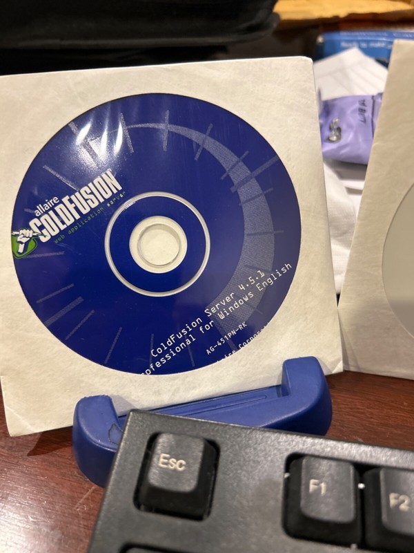 BRAND NEW Allaire ColdFusion 4.5.1 Pro , JRun Pro 2.3.3, Homesite 4.5.1,MORE CDS