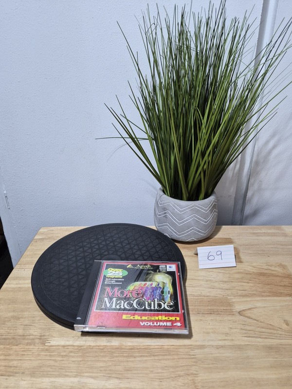 More MacCube Education Volume 4 (Mac OS, 1996) Aztech New Media