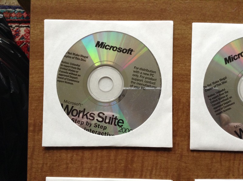 Microsoft Works Suite 2000 Complete 8 CD Set LN Mint Vintage gallery
