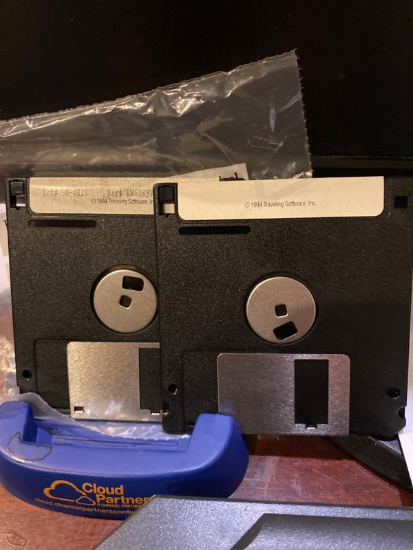 VINTAGE BRAND NEW AND UNUSED. LapLink Remote Access for Windows 2 Disks. Licens gallery