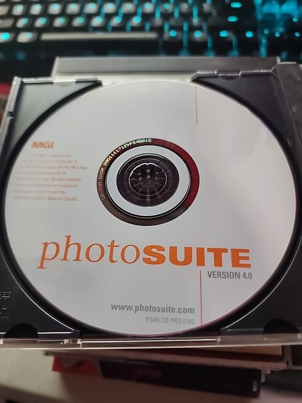 MGI Photosuite 4.0 – (PC 2001 MGI) – CD ONLY!!!!