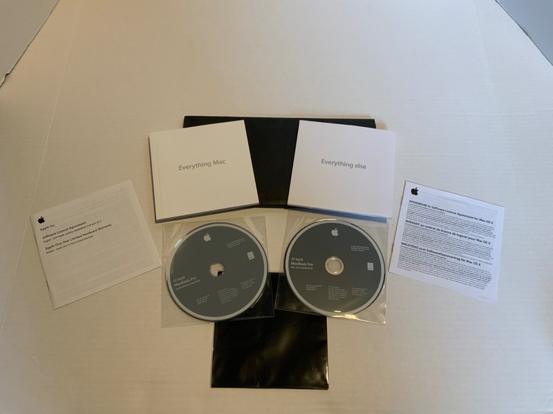Apple 17-inch MacBook Pro Mac OS X 10.6.6 Install 2011 & Applications & Manuals