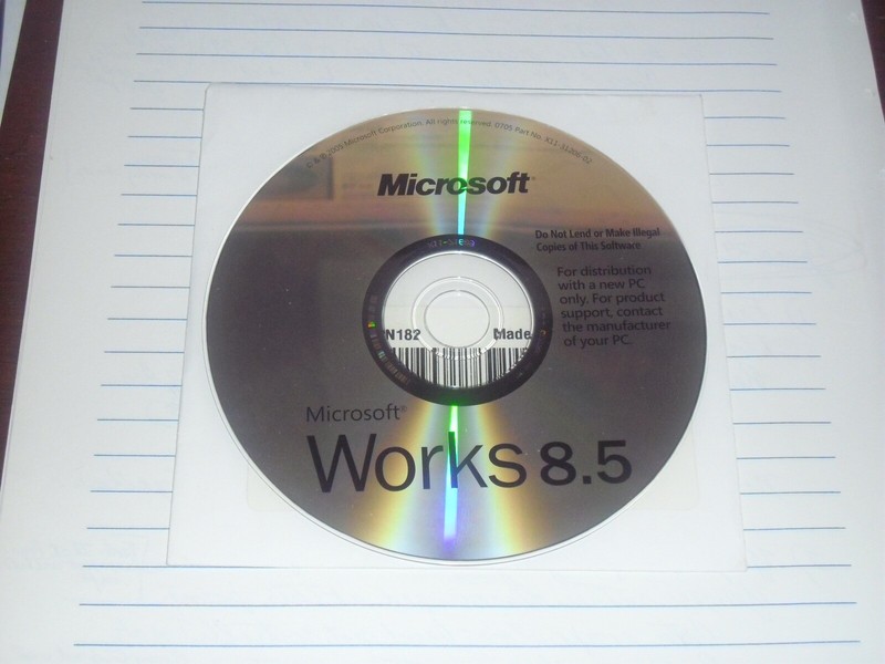 Microsoft Works 8.5 CD in Paper Sleeve w Tracking ID, for Windows 98 to XP