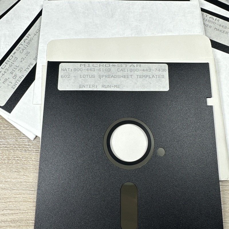Vintage LOT of 16 5.25" Floppy Disk Assorted Micro Star Disks w/Case Untested gallery
