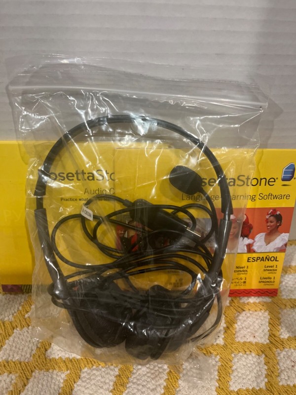OPEN BOX ROSETTA STONE TOTALE SPANISH LEVEL 1 gallery
