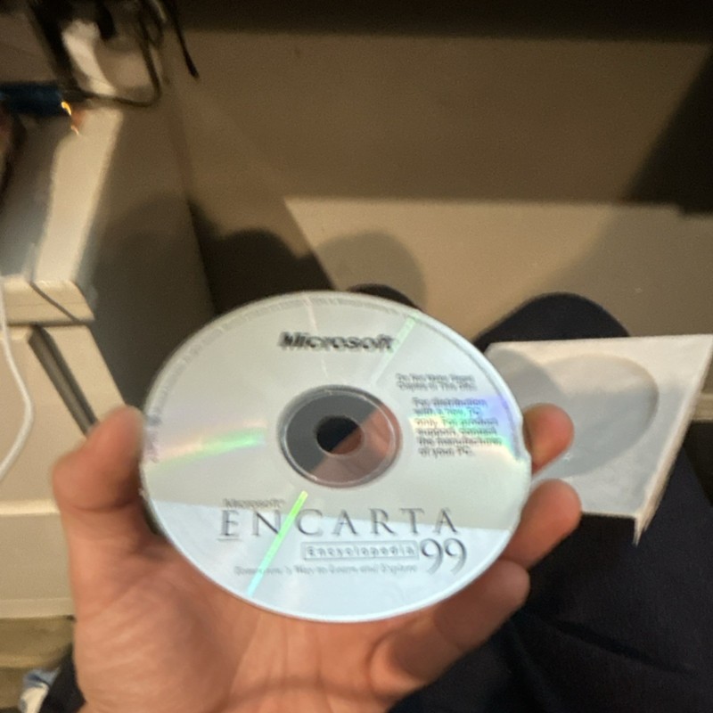 Microsoft Encarta 99 Encyclopedia & Dictionary Educational Reference Software CD