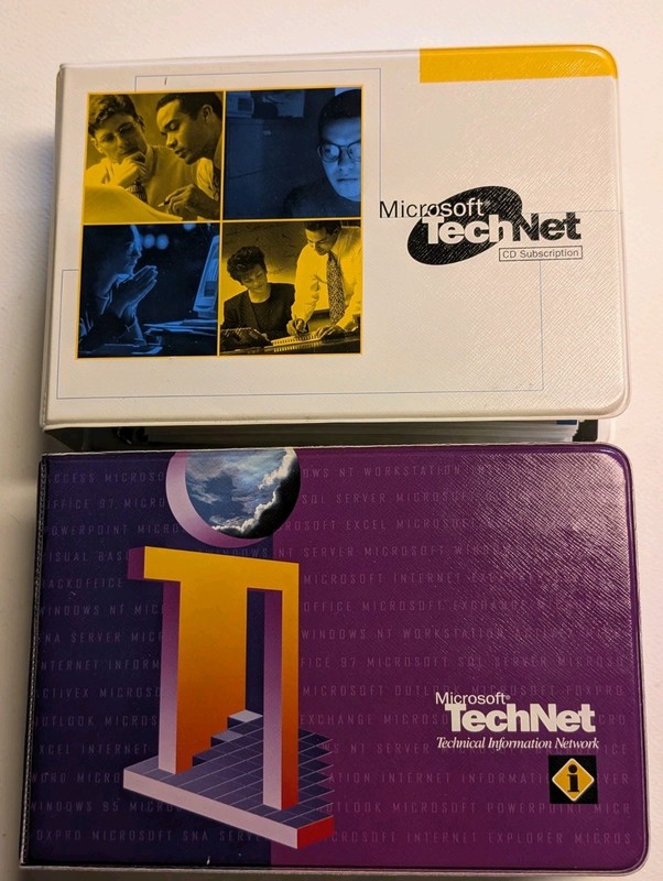 TWO (2) Microsoft TechNet Subscription Binders 64 discs 12/97 – 4/2000 PRISTINE