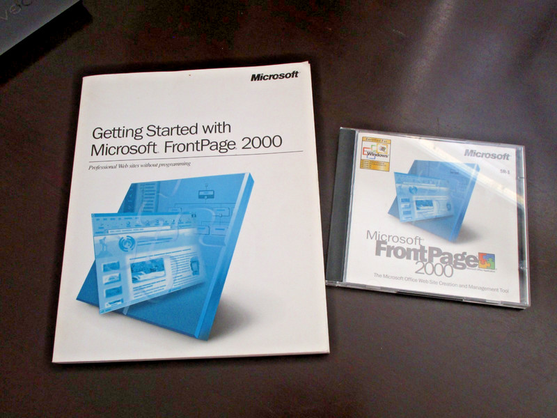 Microsoft FrontPage 2000 - CD-ROM + Manual Vintage Software gallery