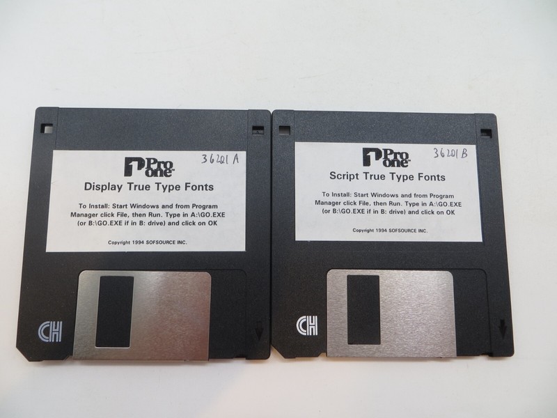 Pro-one Display / Script True Type Fonts 3.5″ Floppy Disks 1994 Sofsource disc –