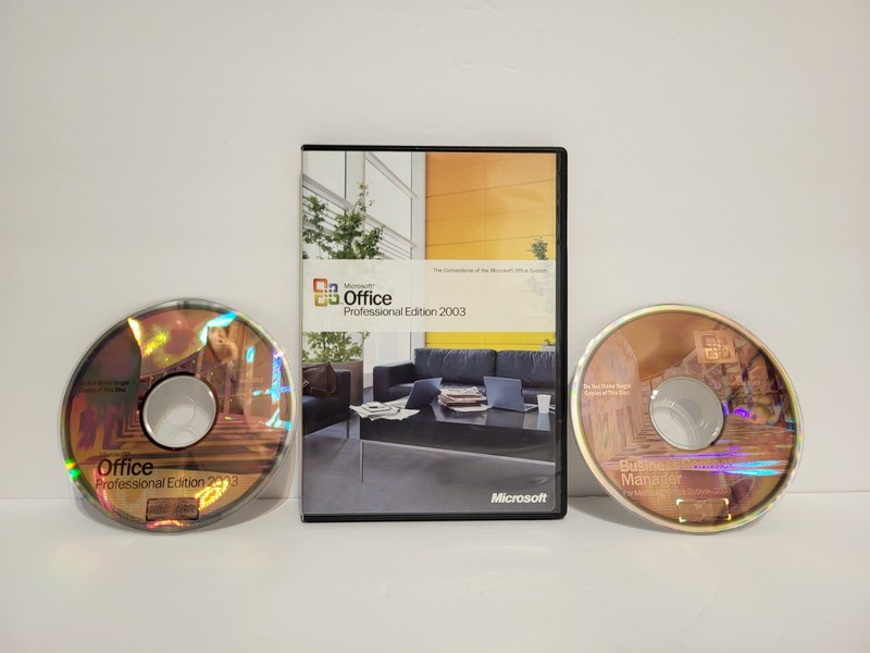 Microsoft Office Professional Edition 2003 & Business Contact Manager w/ KEY