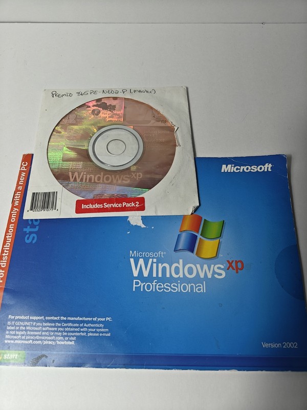 Microsoft Software Lot – Windows XP Professional Disc & Mixed Office Disc Bundle