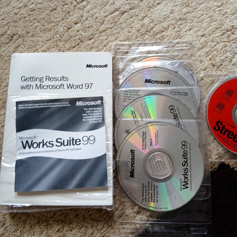Microsoft Works Suite 99 Disc Set Vintage 4 Discs AND Streets 98 PC Software gallery