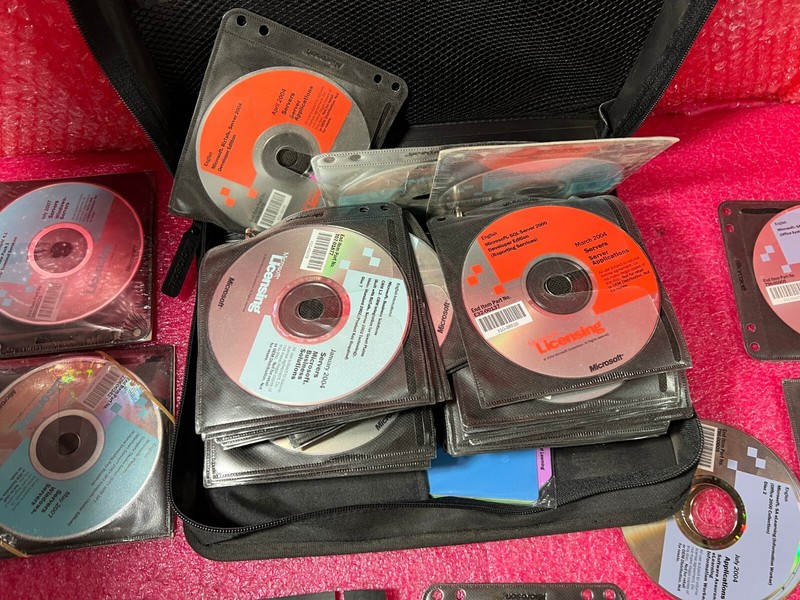 LOT Disks Server License Microsoft / APPLICATIONS 2004 2007 MIX AS-IS gallery