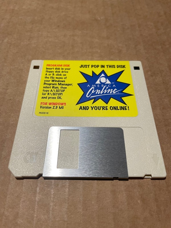 LOT OF 12 AMERICA ONLINE AOL FLOPPY DISKS DISKETTES SET MACINTOSH PC MAC gallery