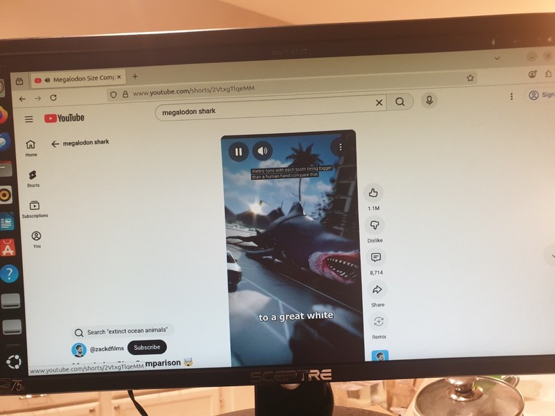 Linux Ubuntu 25.10, 64-bit, Bootable Live and Install USB Flash Drive gallery