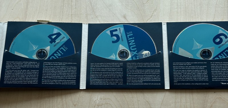 SuSE Linux 6.2 Software 6 CDs Cardboard Folder gallery
