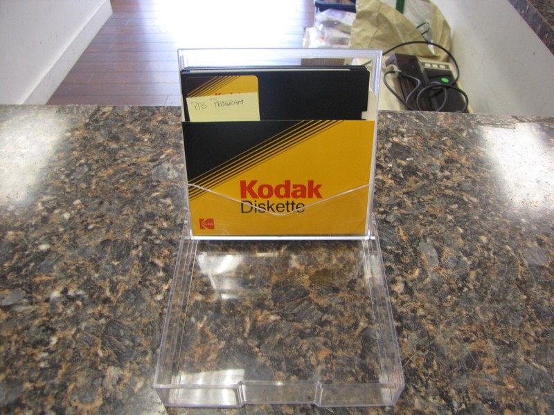 Lot of (9) Vintage Software - Calendar Creator/Lap Link 5.25" Disks W/Box - MG47 gallery