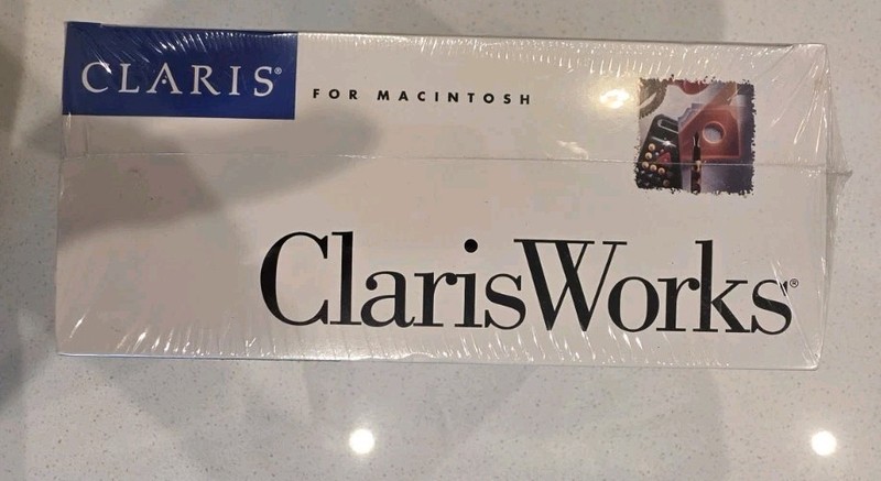 Vintage Apple Macintosh ClarisWorks Software - V2.1 - Complete Software 1993 gallery