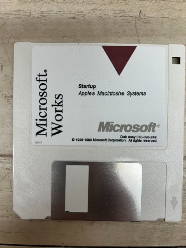 1986 Microsoft Works Version 2.0 & 1991 Version 4.0 For Apple 3.5" Floppy 5 Disc gallery