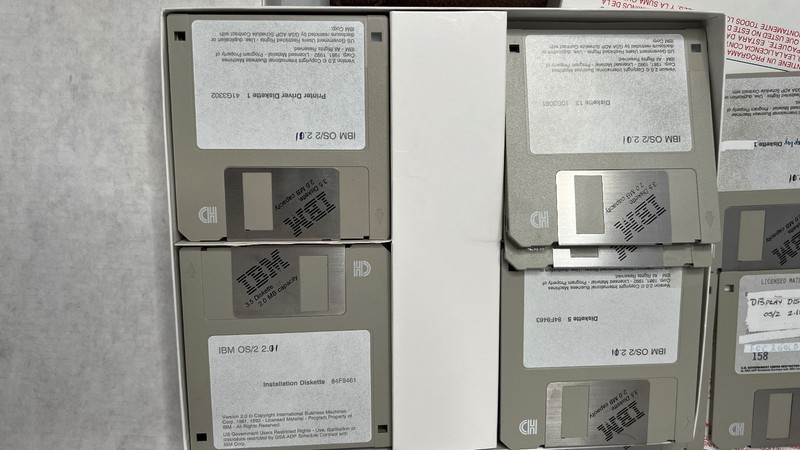 IBM OS/2 1992 Version 2.1 3.5 inch Complete Installation Diskettes and mauals gallery