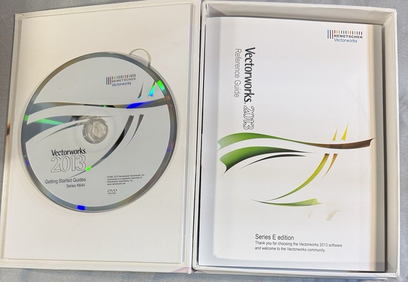 Nemetschek VectorWorks 2013 Designer/Renderworks with Serial 2 DVD Discs Mac/Win gallery