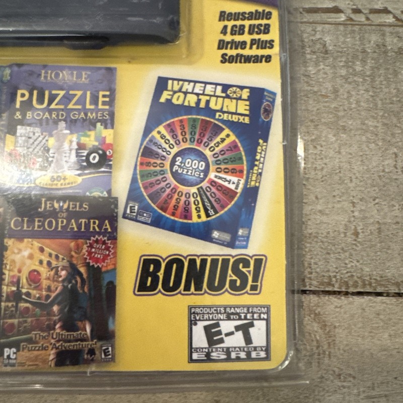 HOYLE FAMILY GAMES COLLECTION 4GB USB DRIVE PLUS SOFTWARE FULL GAMES BRAND -RARE gallery
