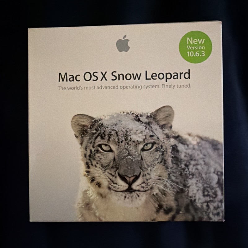 Used Apple Mac OS X Snow Leopard 10.6.3 Retail MC573Z/A. Used.