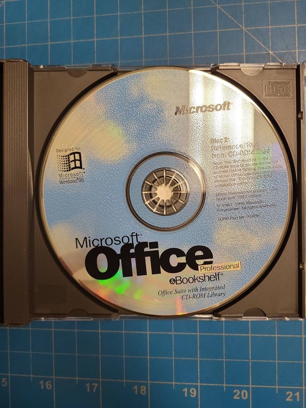 Microsoft Office Professional & Bookshelf Windows 95 Upgrade CD-ROM Manual Box gallery