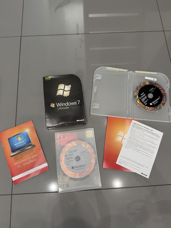 Microsoft Windows 7 Ultimate 32 Bit and 64 Bit DVDs Box License Key