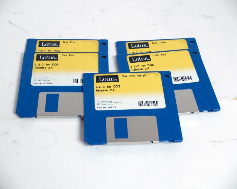 Lotus 1-2-3 for DOS Release 2.4 5x 3.5″ Floppy Disks Used