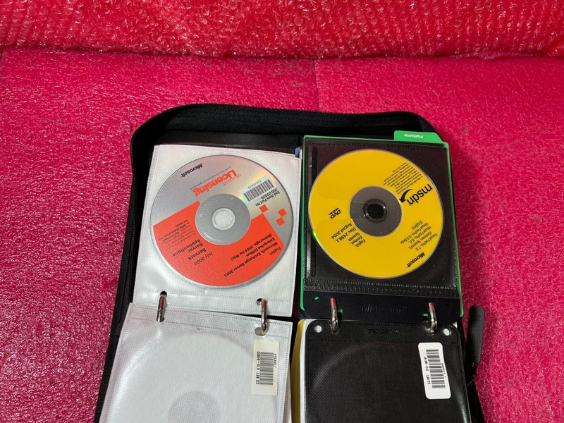 LOT Disks Server License Microsoft / APPLICATIONS 2004 2007 MIX AS-IS USED / NEW gallery