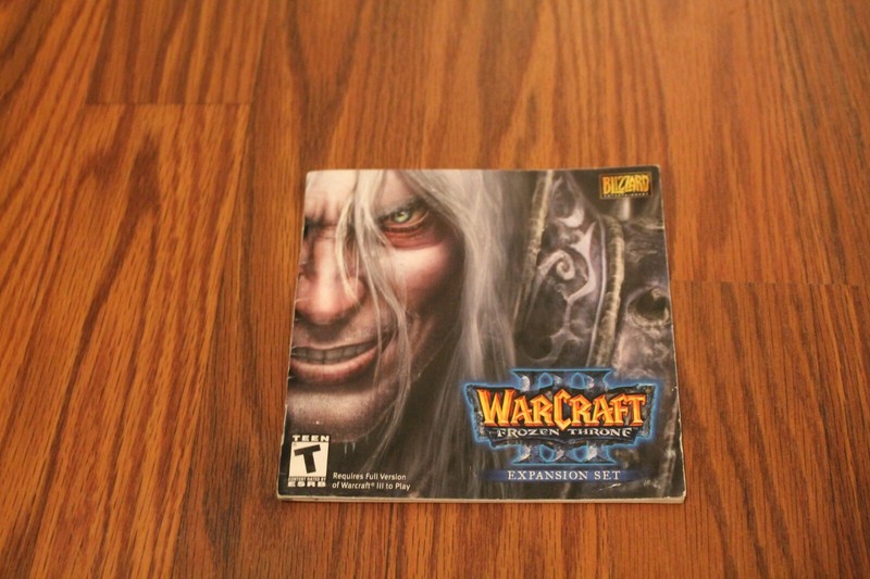 Warcraft III Frozen Throne Expansion Set PC booklet – no disk/game