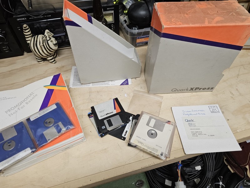 Vintage Quark Xpress Software for Mac 1986-91 Complete w Manuals Disks gallery