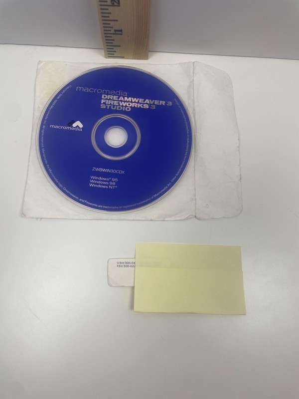 Macromedia Dreamweaver 3 & Fireworks 3 Studio – CD ONLY with Serial Number