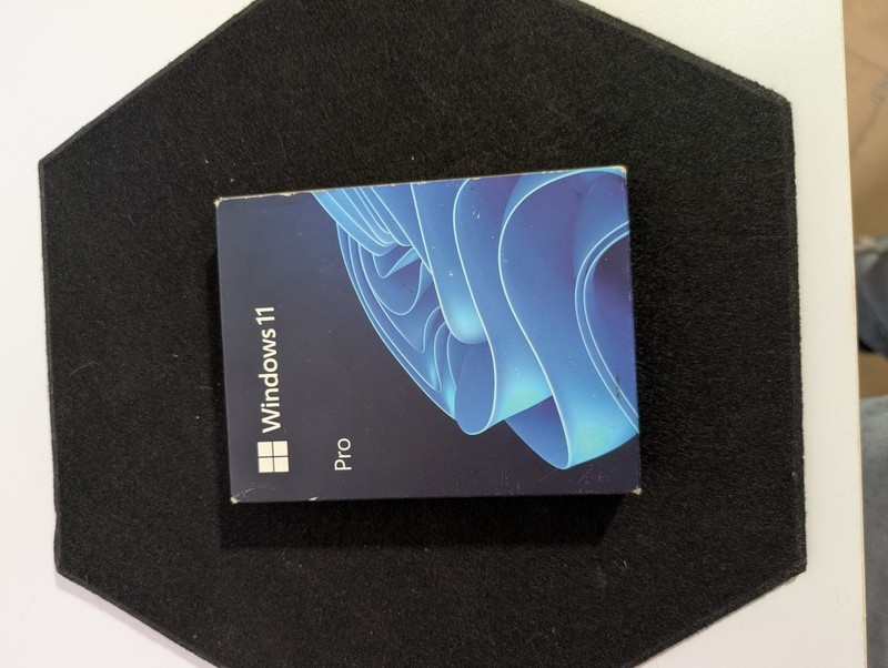 MS Windows 11 Pro 64bit Kit FPP Key & USB Media OPEN BOX BUT NEVER USED gallery
