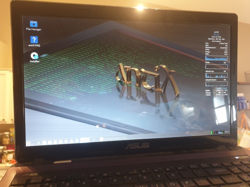 Linux antiX V23.2, 32-bit, Bootable Live and Install USB Flash Drive gallery