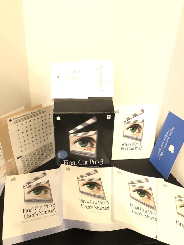Apple Final Cut Pro 3 ACADEMIC (M8563Z/A) w/2 Licenses Complete W/Box