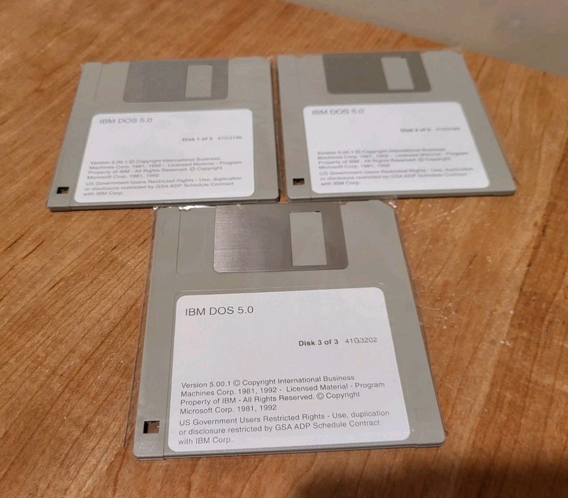 IBM DOS 5.0 Disk Operating System BASE 1992 Disketts & Booklets Vintage gallery