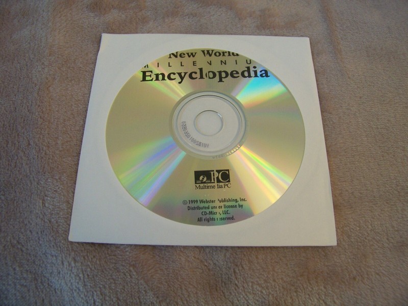 Vintage 1990s Home And Office Platinum Pack Various Software Games CD Micro gallery