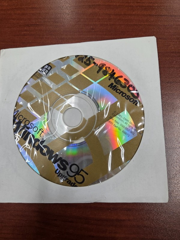 Microsoft Windows 95 Upgrade REV A04 DP/N 0UM835