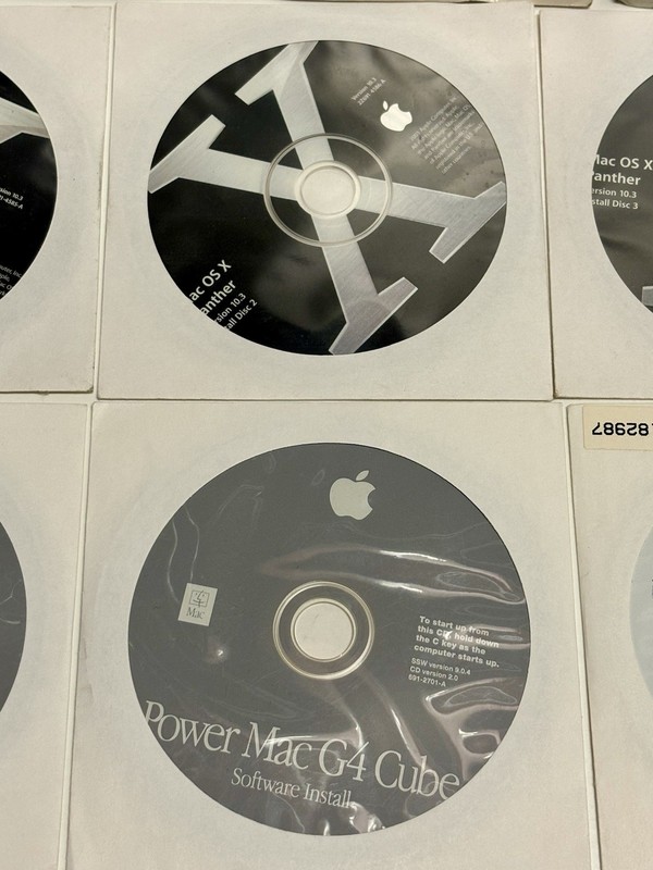 Apple Power Mac G4 Cube Manual & CD / Disc Lot gallery