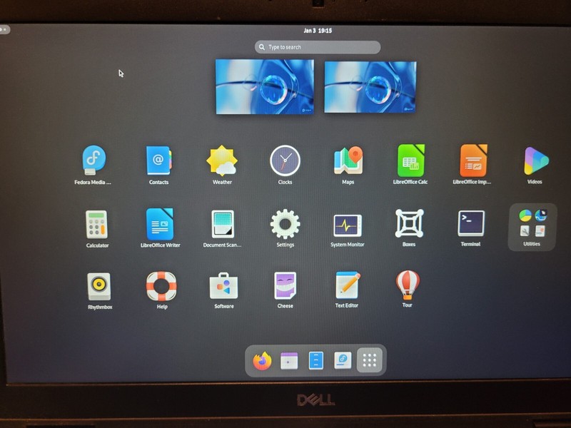 Fedora 39 Workstation Bootable on 4G USB Stick! gallery