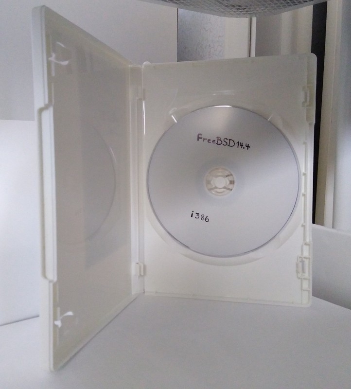 FreeBSD 14 install DVD for i386 32 bit x86 Core Duo Pentium M 4 C3 C7 Sempron