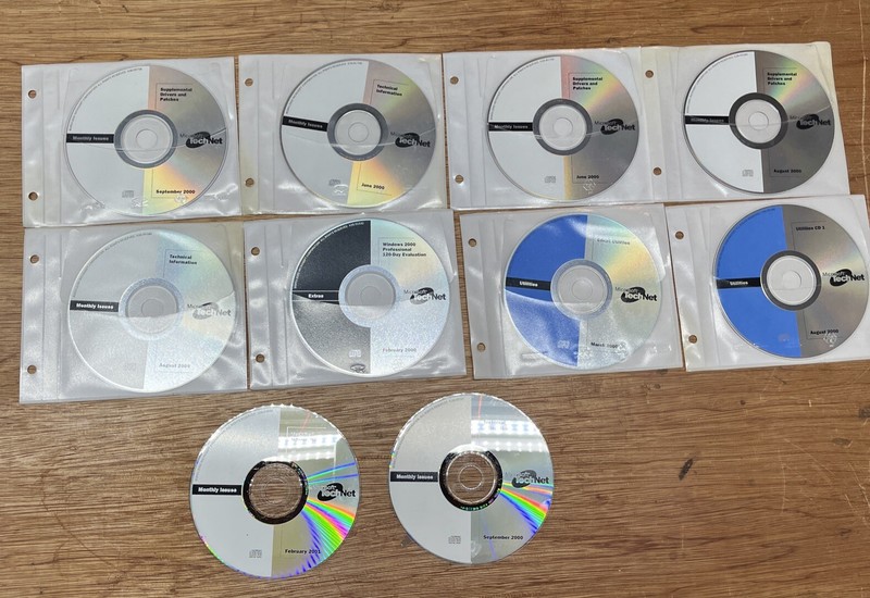 Vintage Lot of ( 10 ) Microsoft CD Compact Disc Windows 2000 Technet Bundle