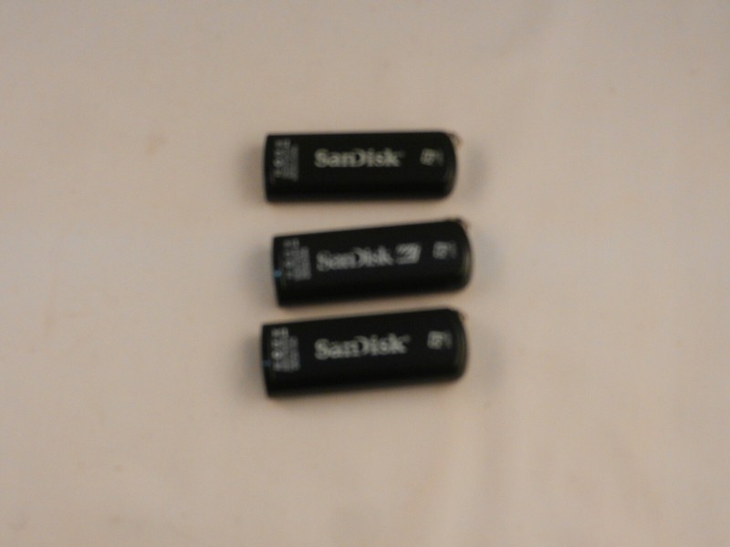 SUN DISK FLASH DRIVES "NEW" MICRO 1.0GB & 2.0GB - SET OF 3 gallery