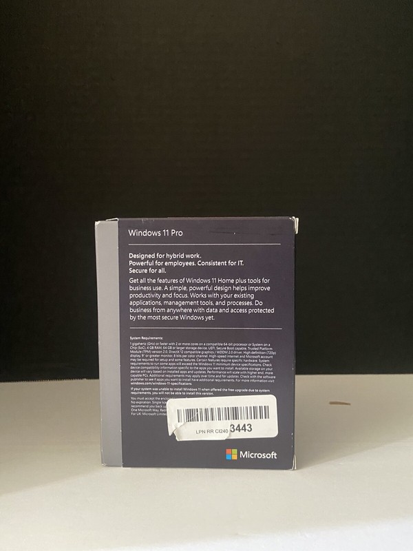 Microsoft Windows 11 Pro 64-Bit USB Flash Drive (HAV-00162) gallery