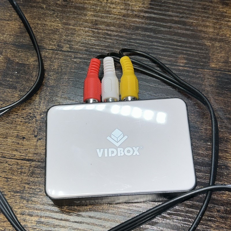 Honestech VIDBOX USB Video Capture Device HT-VB NW07 w/ RCA Cable