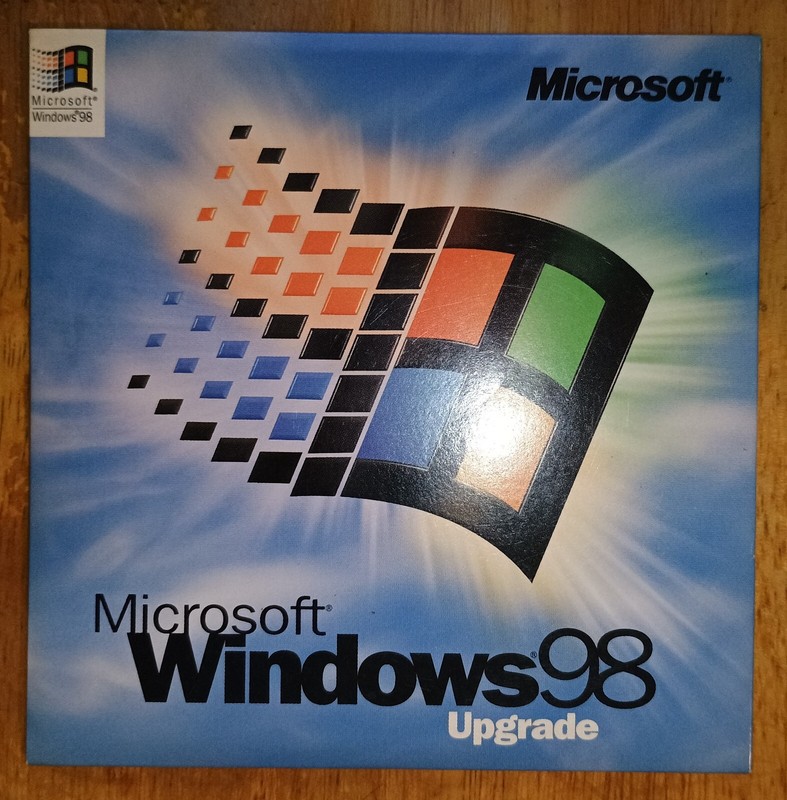 Microsoft Windows 98 Upgrade 1998 w/ Key